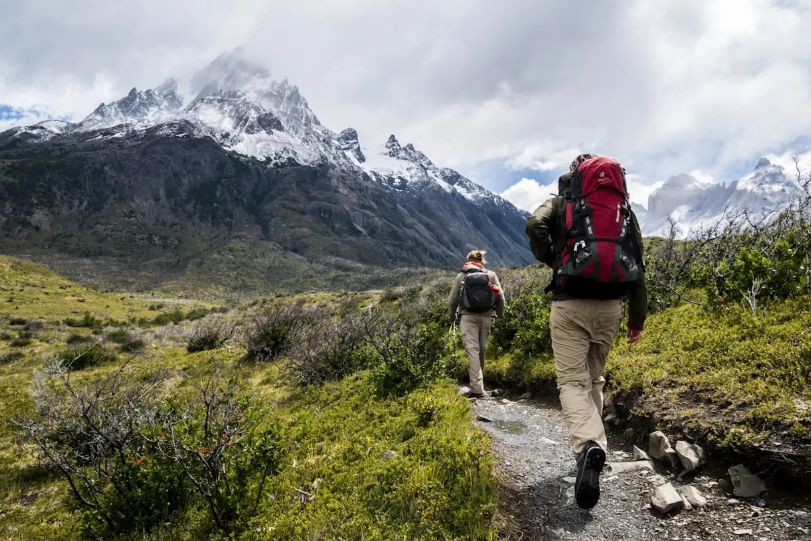 Douleur de genou en descente de trail : comprendre et prévenir